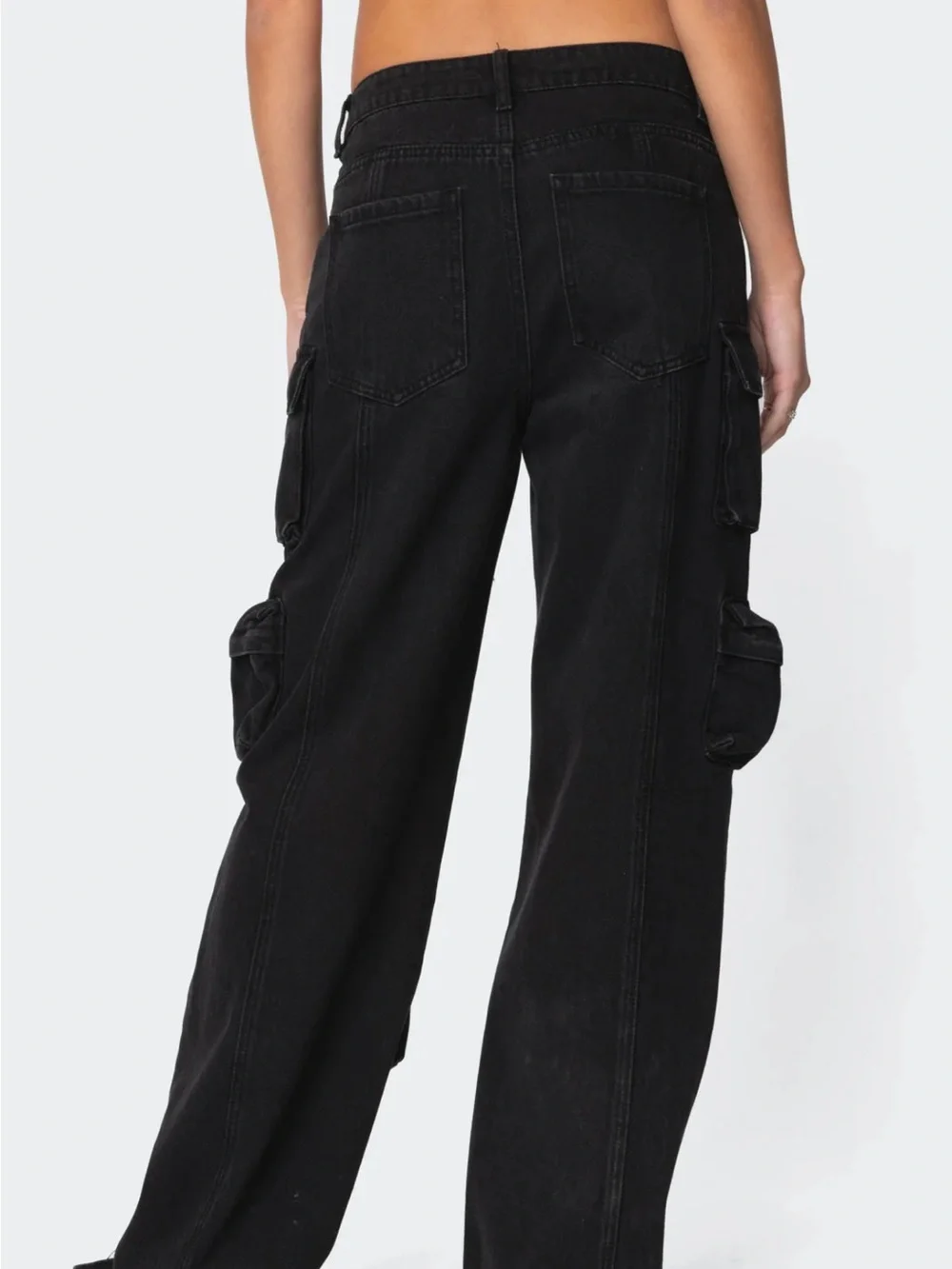 Edikted Oversized Boyfriend Cargo Jeans in Black